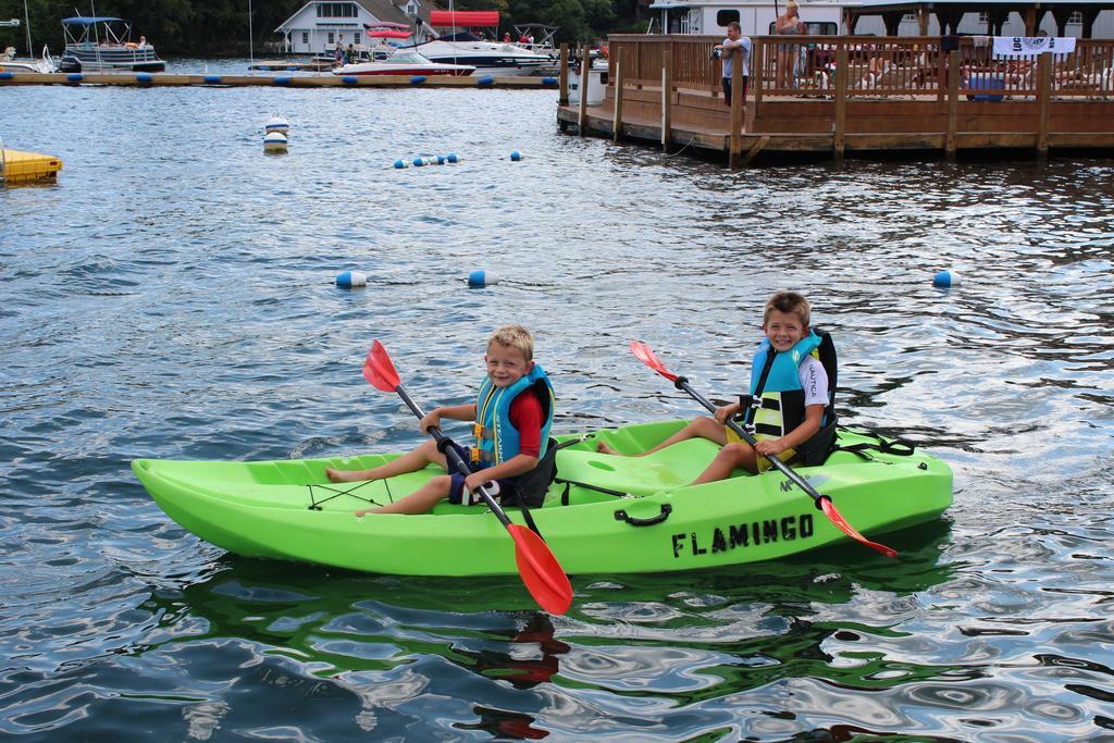 Flamingo Resort On Lake George Diamond Point Екстериор снимка