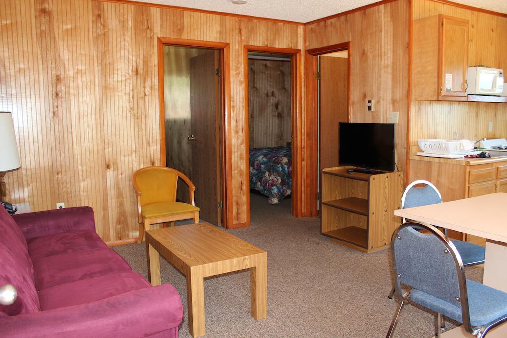 Flamingo Resort On Lake George Diamond Point Стая снимка