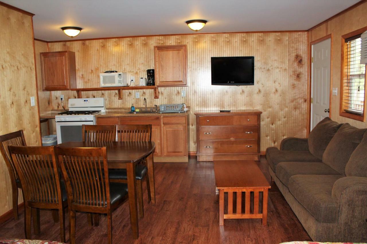 Flamingo Resort On Lake George Diamond Point Екстериор снимка